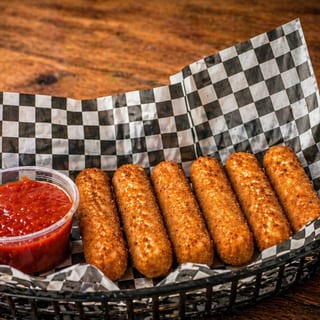 Mozzarella Sticks (6 Pieces)